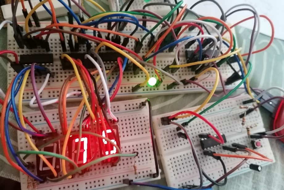 PIC16 Battery Level Display